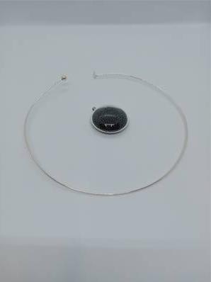 Pendentif collier rigide Galet Billes Noir