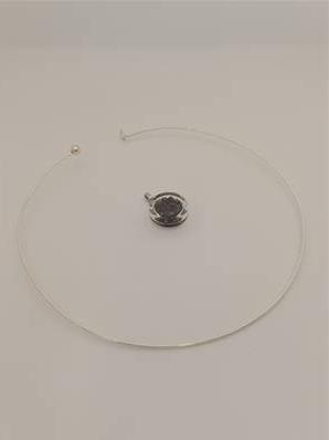 Pendentif collier rigide Cachou Paillettes Milk Petit Modèle Noir