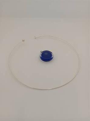 Pendentif collier rigide Cachou Milk Bleu foncé