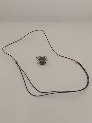 Pendentif collier souple Cachou Paillettes Petit Modèle Noir